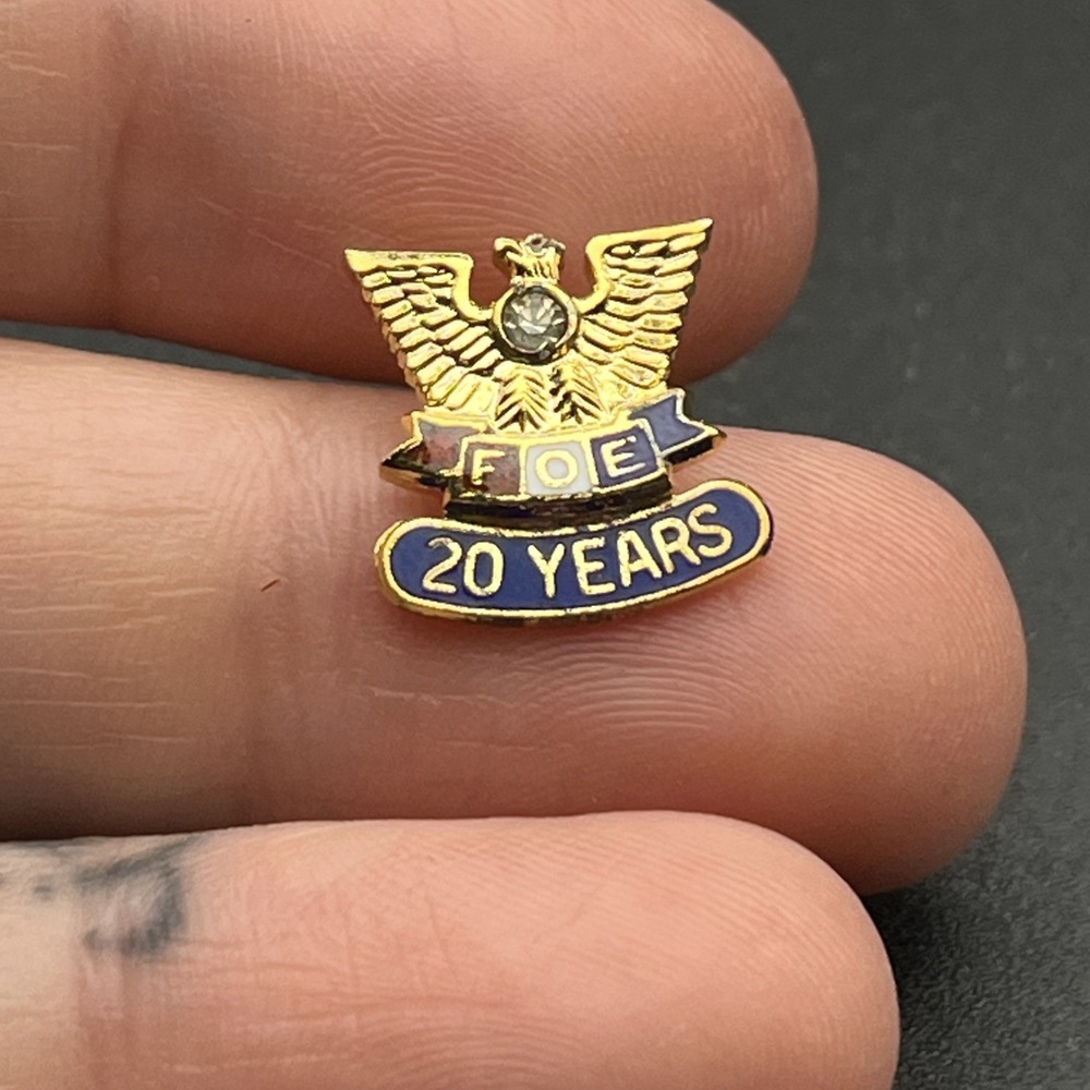 FOE Fraternal Order Of Eagles 20‎ Years Lapel Hat Pin